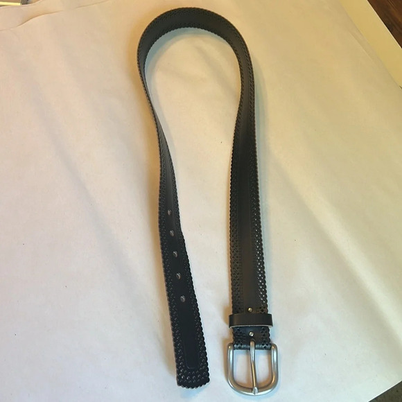 Black Leather Scalloped Perforated Belt. Size M Women’s. Silver Buckle Like New main image 4